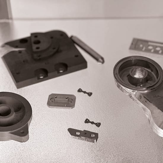 Platines, supports et pièces de forme